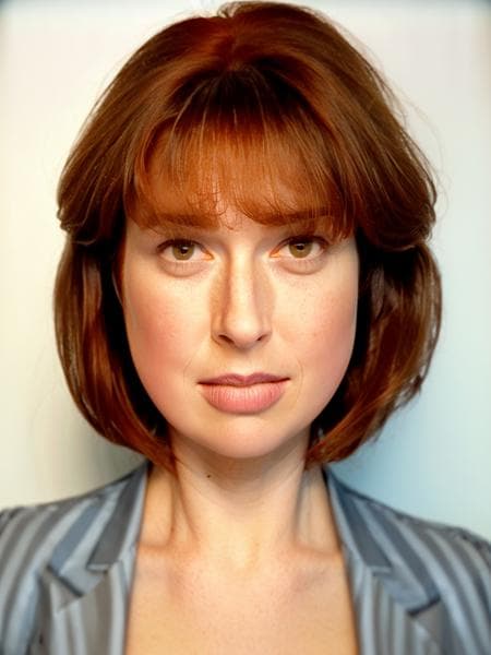 Ellie Kemper V2 - Image 5