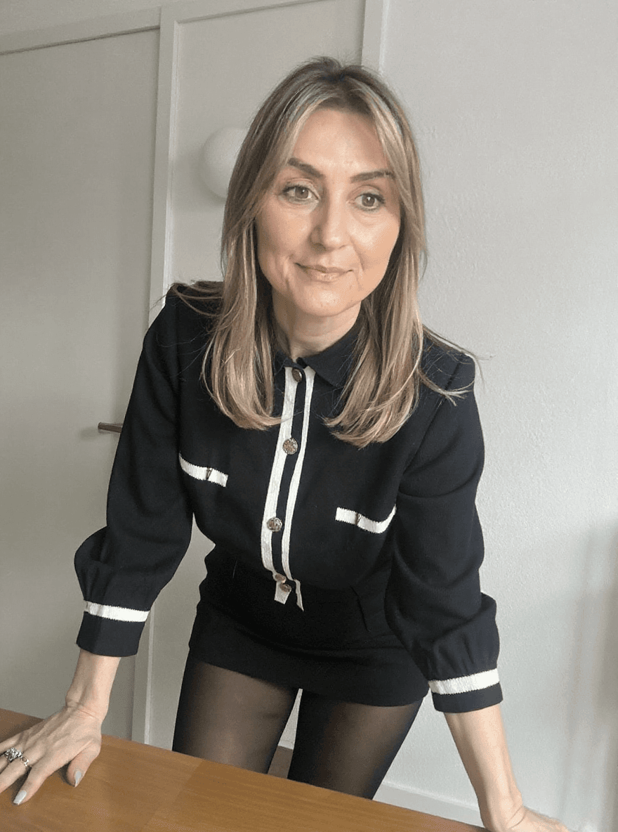 AI generated: "A 38-year-old woman, 165 cm tall, 55 kg, with a secretary outfit that is tight and revealing, bent ...