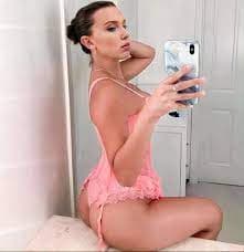 AI generated: blowjob
