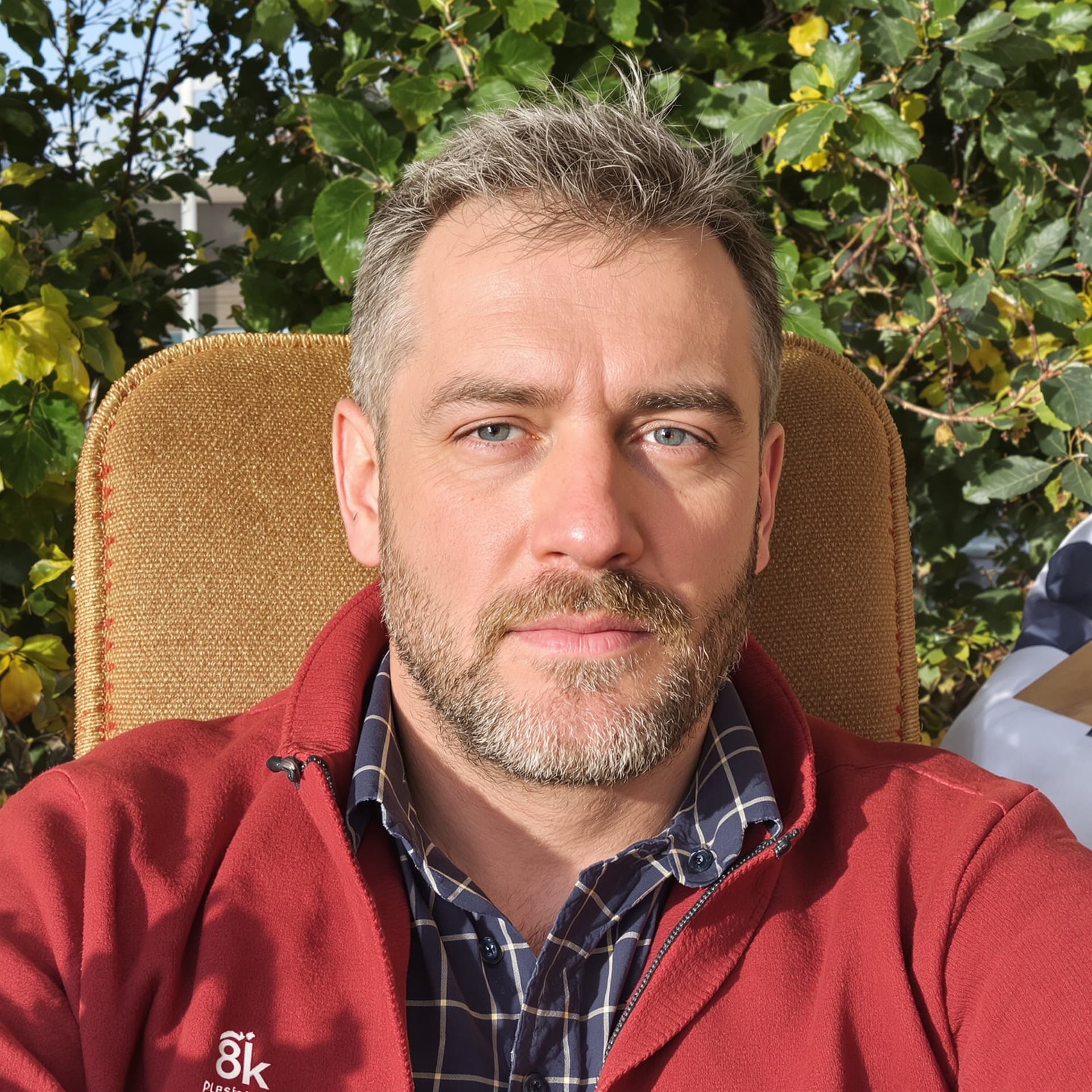 AI generated: A Serbian man, around 30 years old, apparently relaxed, full hd, 8K