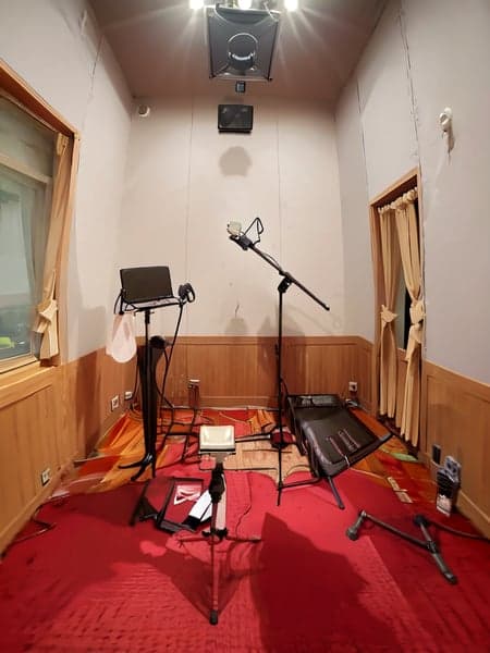 Recording booth - Image 1