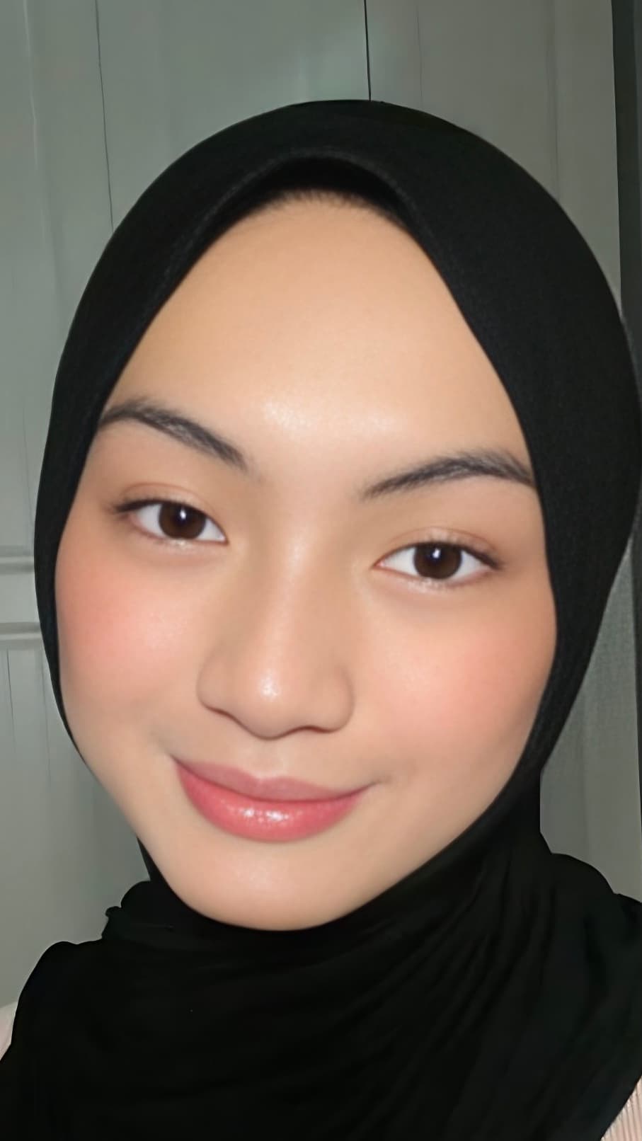AI generated: hijab girl gets facialized, (((bukkake))), facial, cum, sticky white cum, large cum amounts, facial