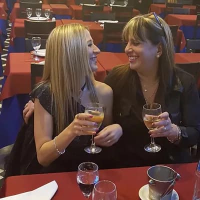 AI generated video: beso lenguitas  pasion