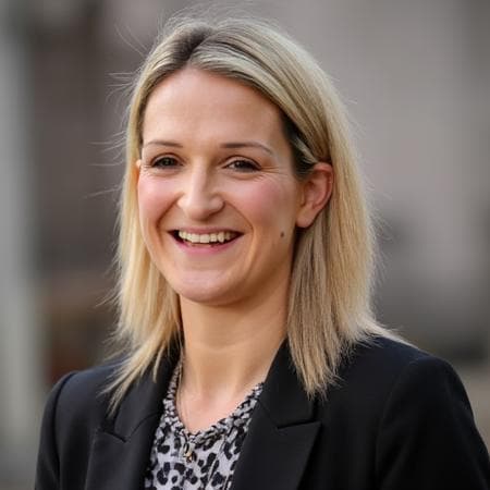 Helen McEntee - Image 3