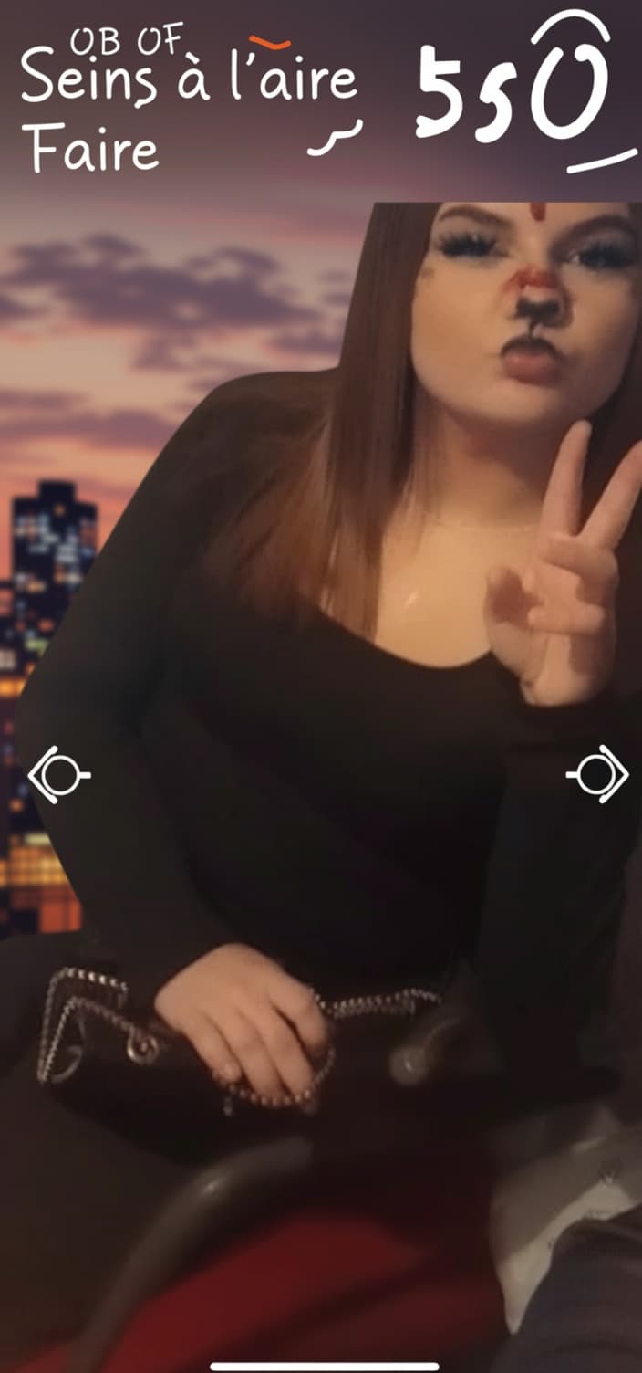 AI generated: Seins à l’aire photo 