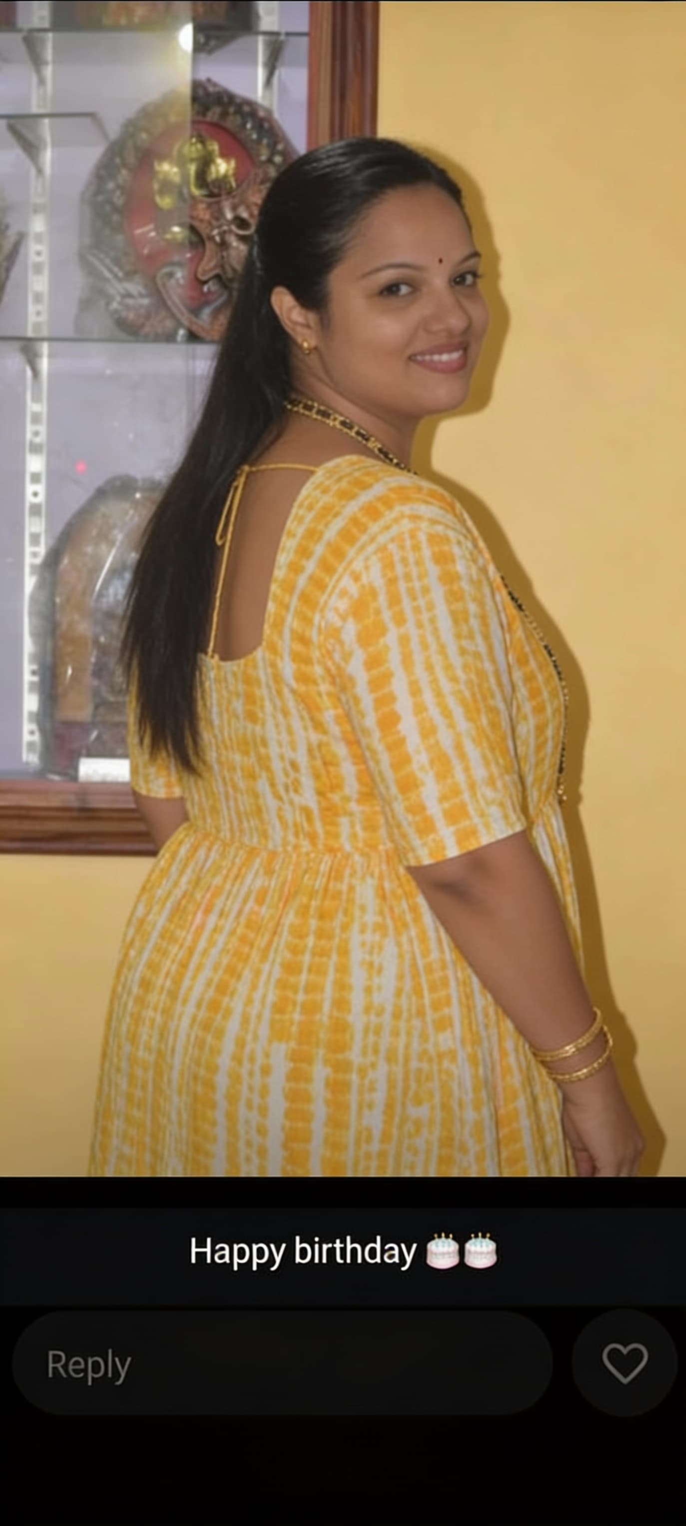 AI generated: This photo back side photo 👗