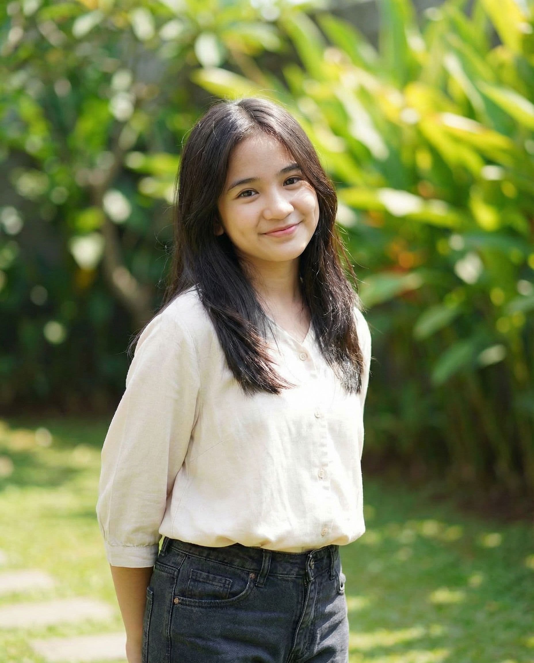 AI generated: make the girl in this photo naked