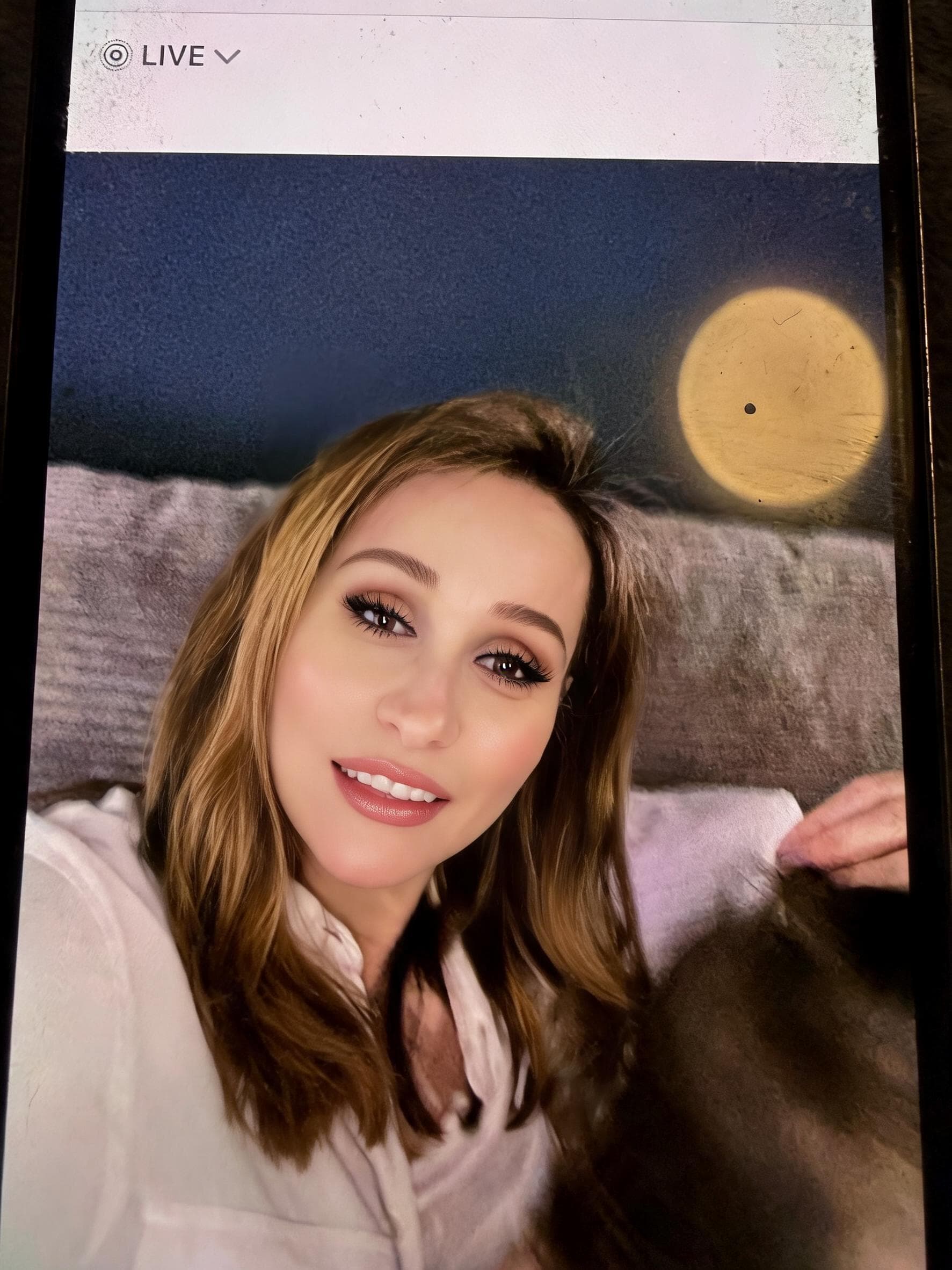 AI generated: mach mein gesicht hübscher und meine haare, lass mich attraktiver und anziehender wirken 