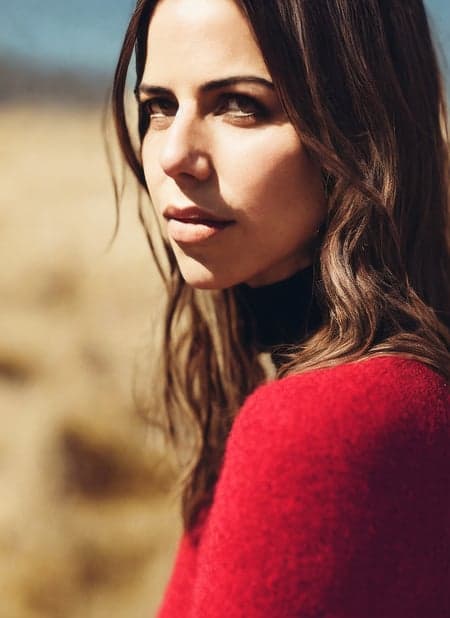 Laura Bailey - Image 2