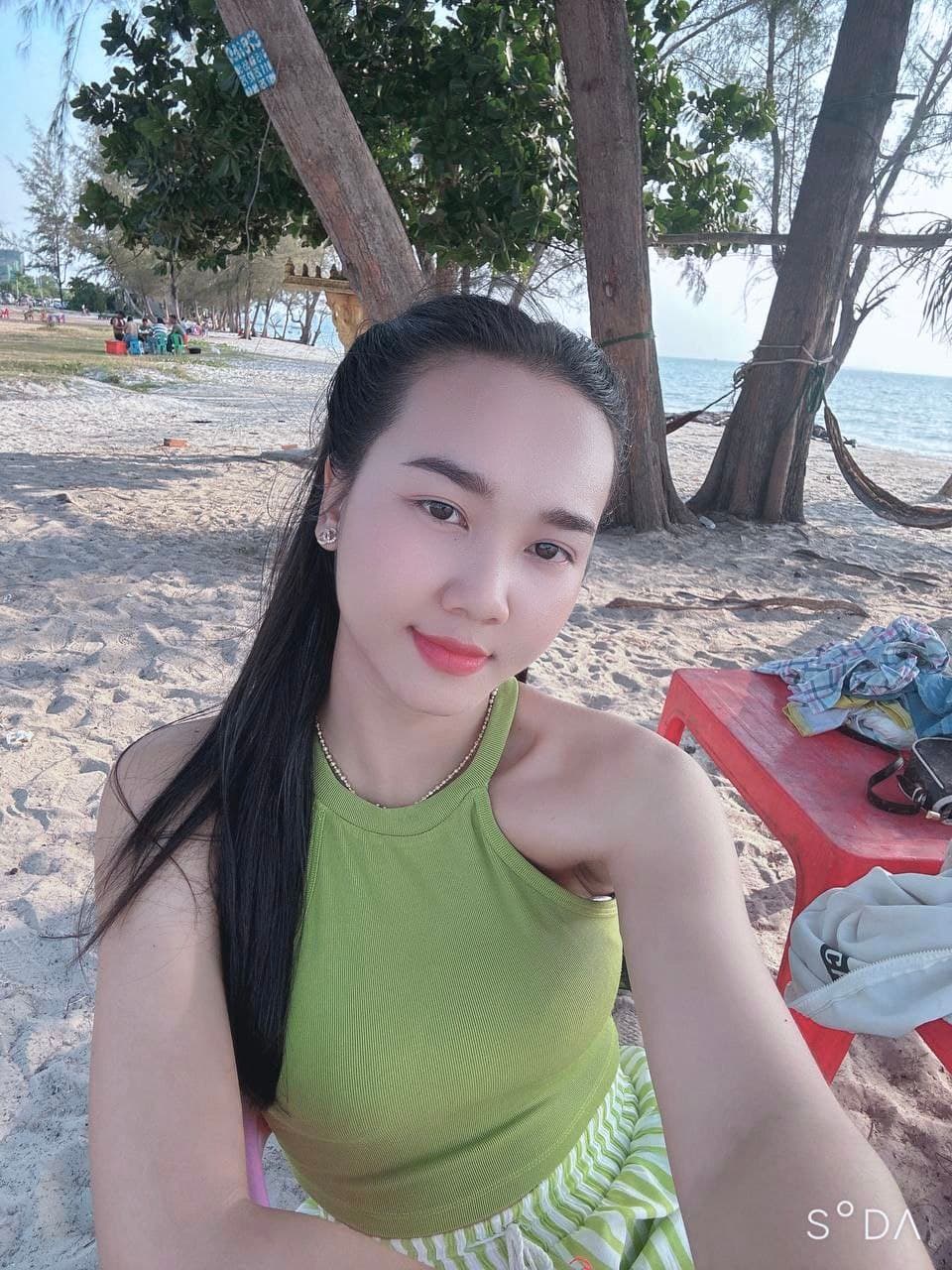 AI generated: sexy girl on beach
