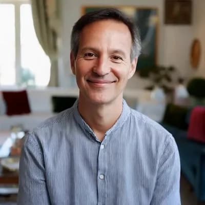 AI generated video: Smiling man