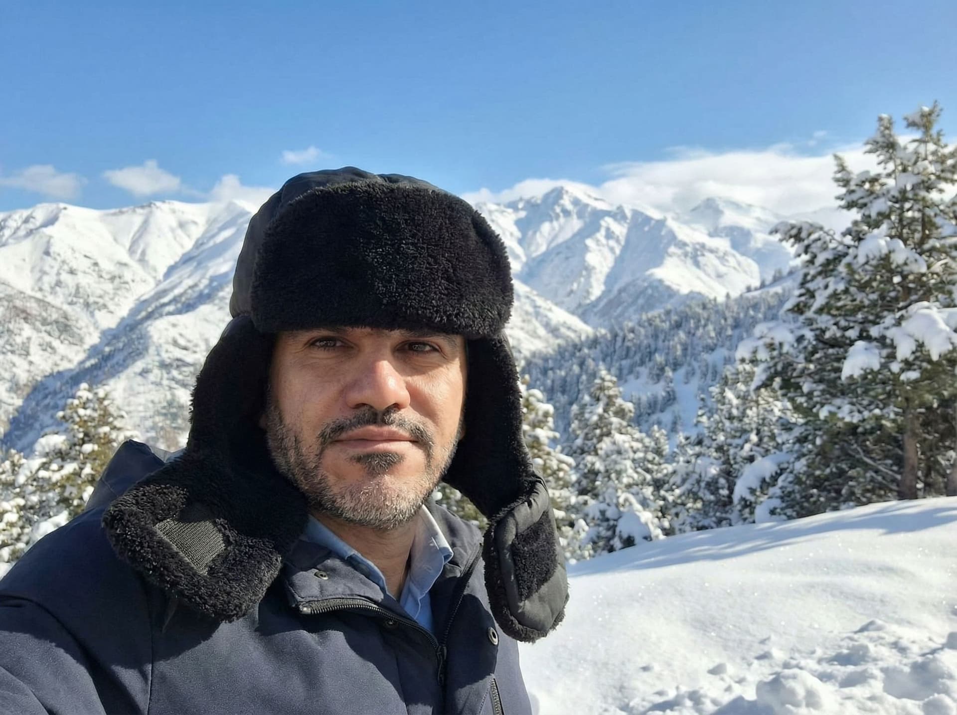 AI generated: توکوهستان برفی 