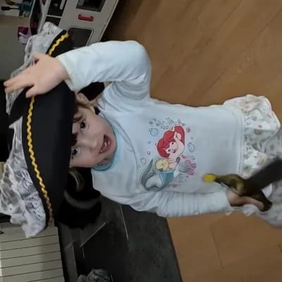 AI generated video: que luche contra piratas