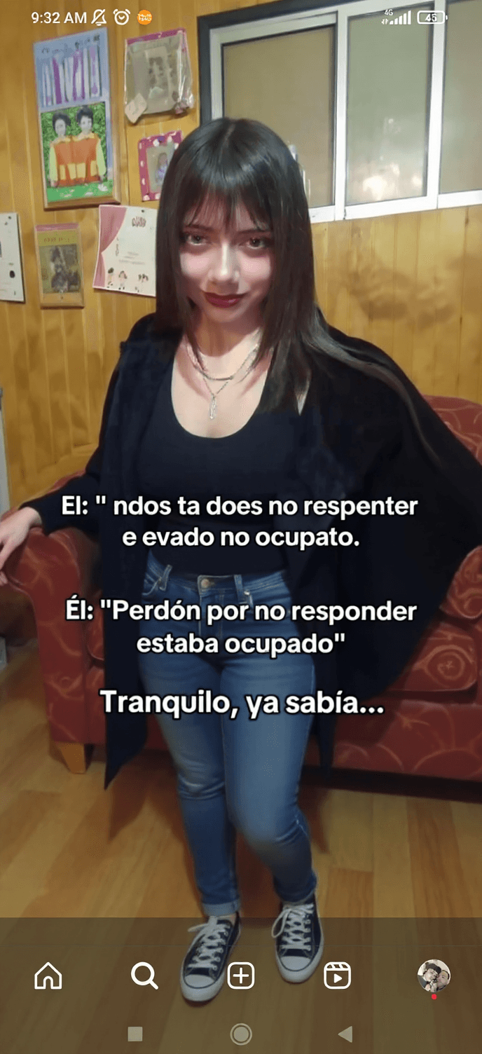 AI generated: que esté de espaldas usando jeans, mirando hacia atrás 