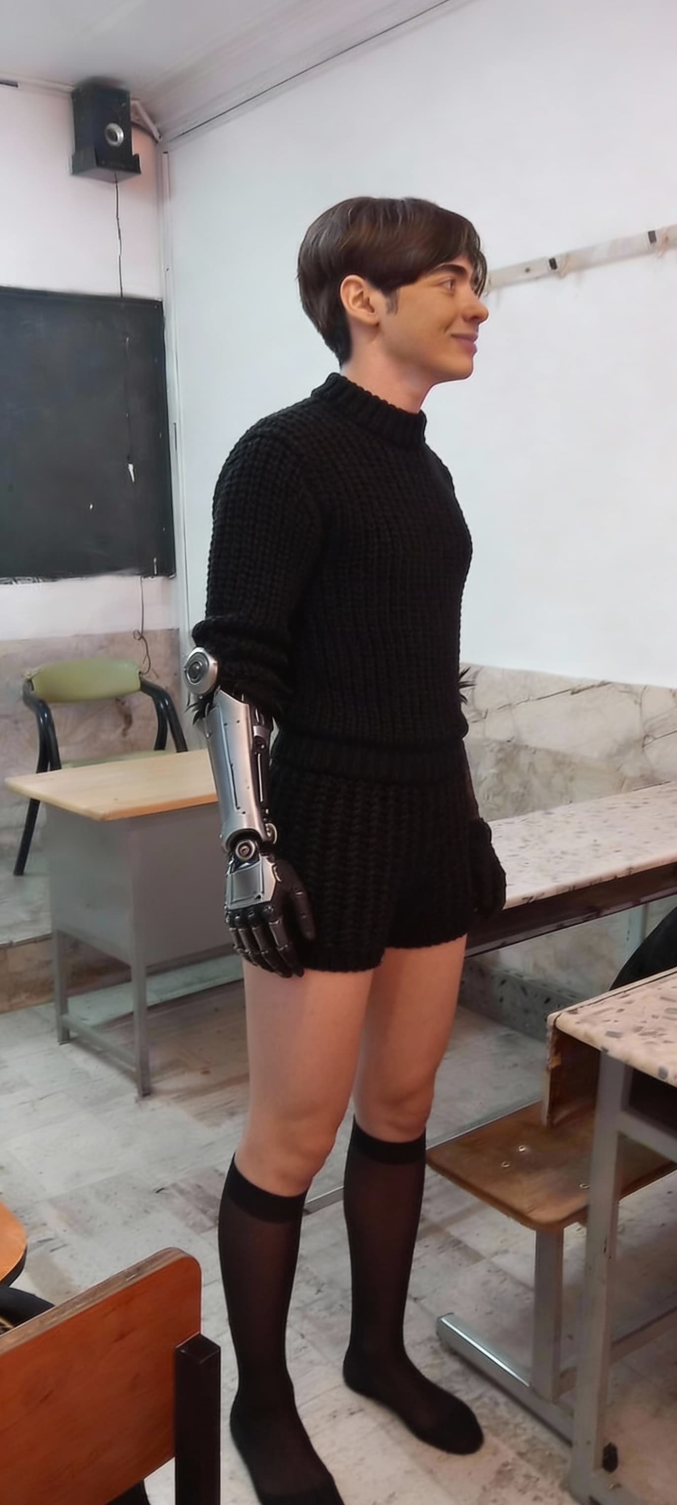 AI generated: کفش رو کامل حذف کن تا فقط جوراب مشخص باشه
لباسش رو جوری حذف کن که شرتش معلوم باشه
جنس شرت مثل جوراب ...