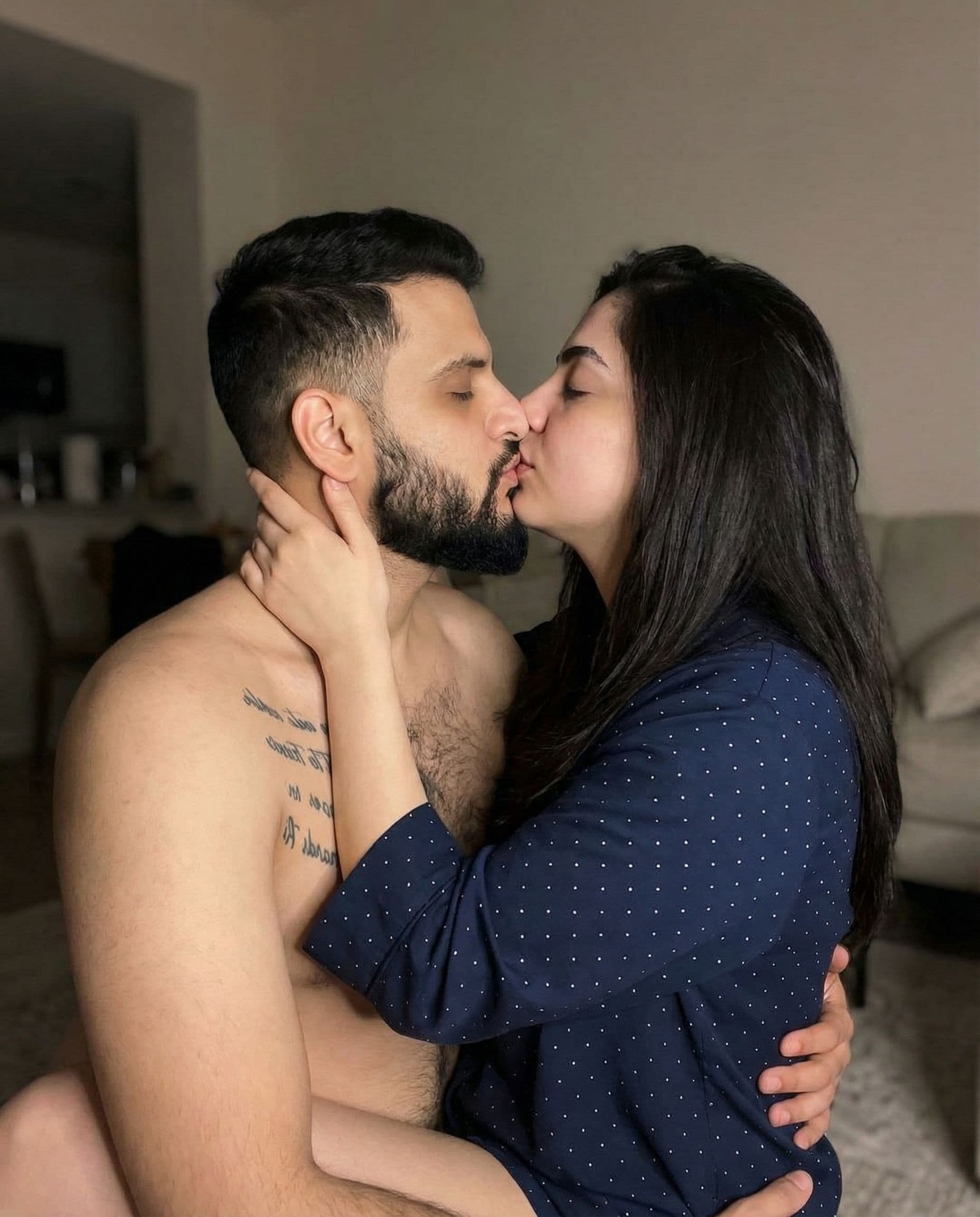 AI generated: Deep french kiss
