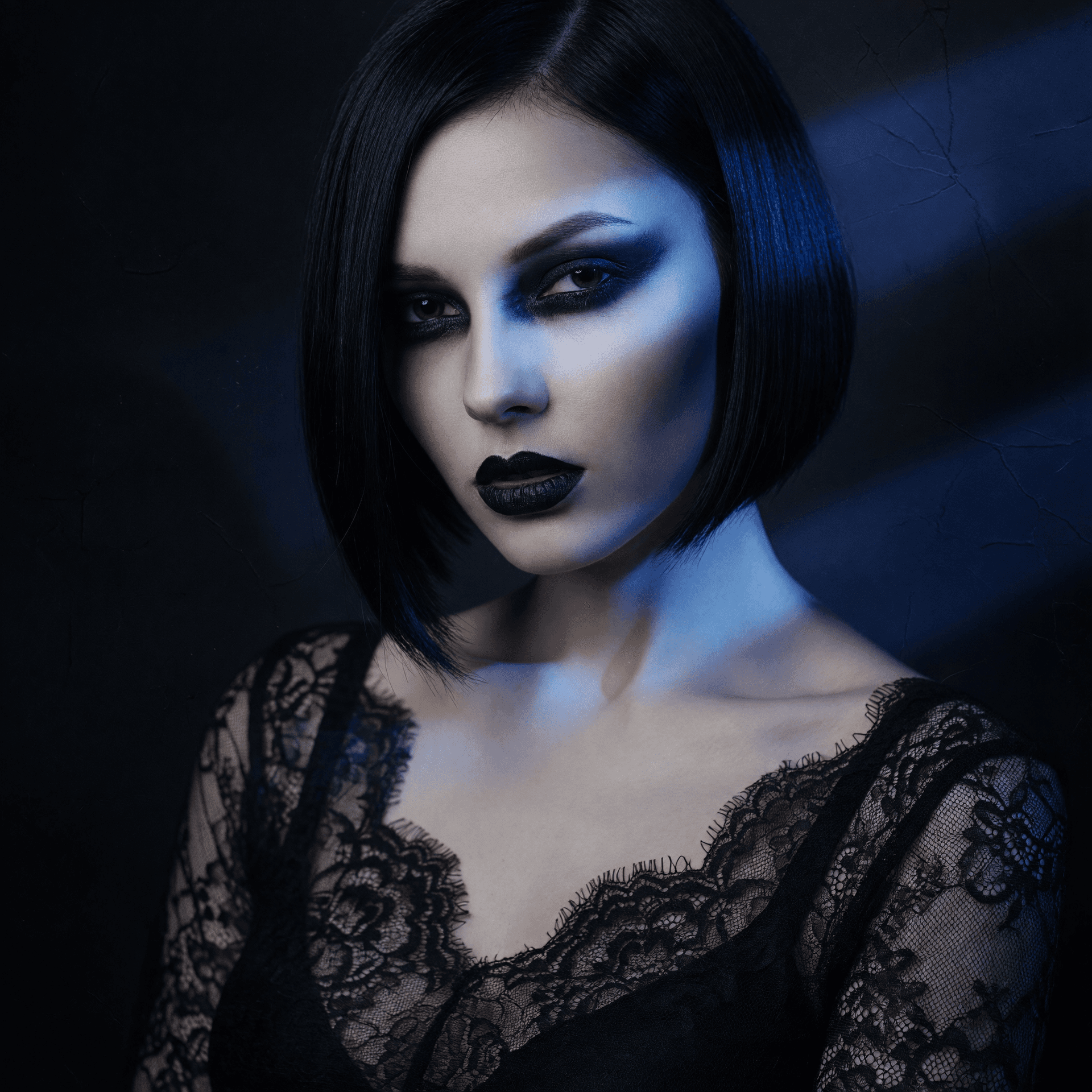 AI generated: Bela mulher gótica com visual dark elegante, pele clara perfeita, cabelo preto curto bob, maquiagem ...