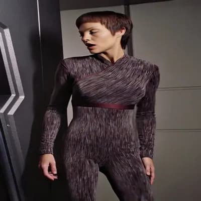 AI generated video: riding a pony sexy