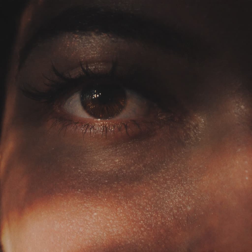 AI generated: Close up ,push up,low light,Liv Tyler.