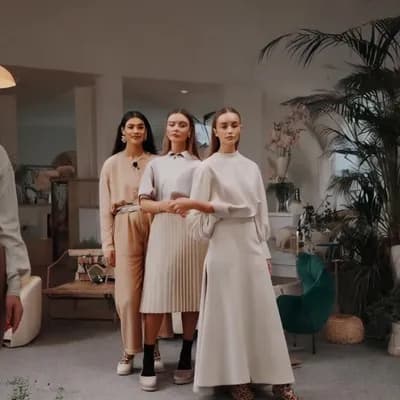 AI generated video: fixed video camera and reloop the pose