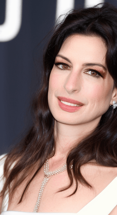 Anne Hathaway - Image 1