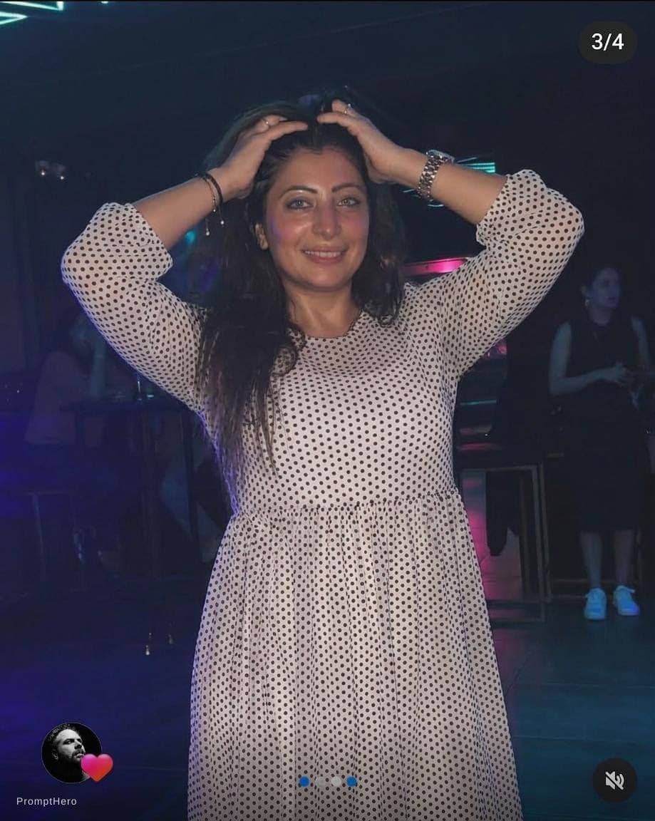 AI generated: I WANT THIS PICTURE TO RAISE BOTH HANDS ON HER HEAD AND ON HER HAIR AND HER BOTH ARMPITS SHOWING