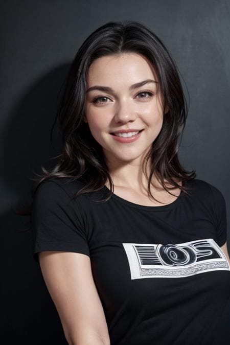 Hayli Sanders - Image 1