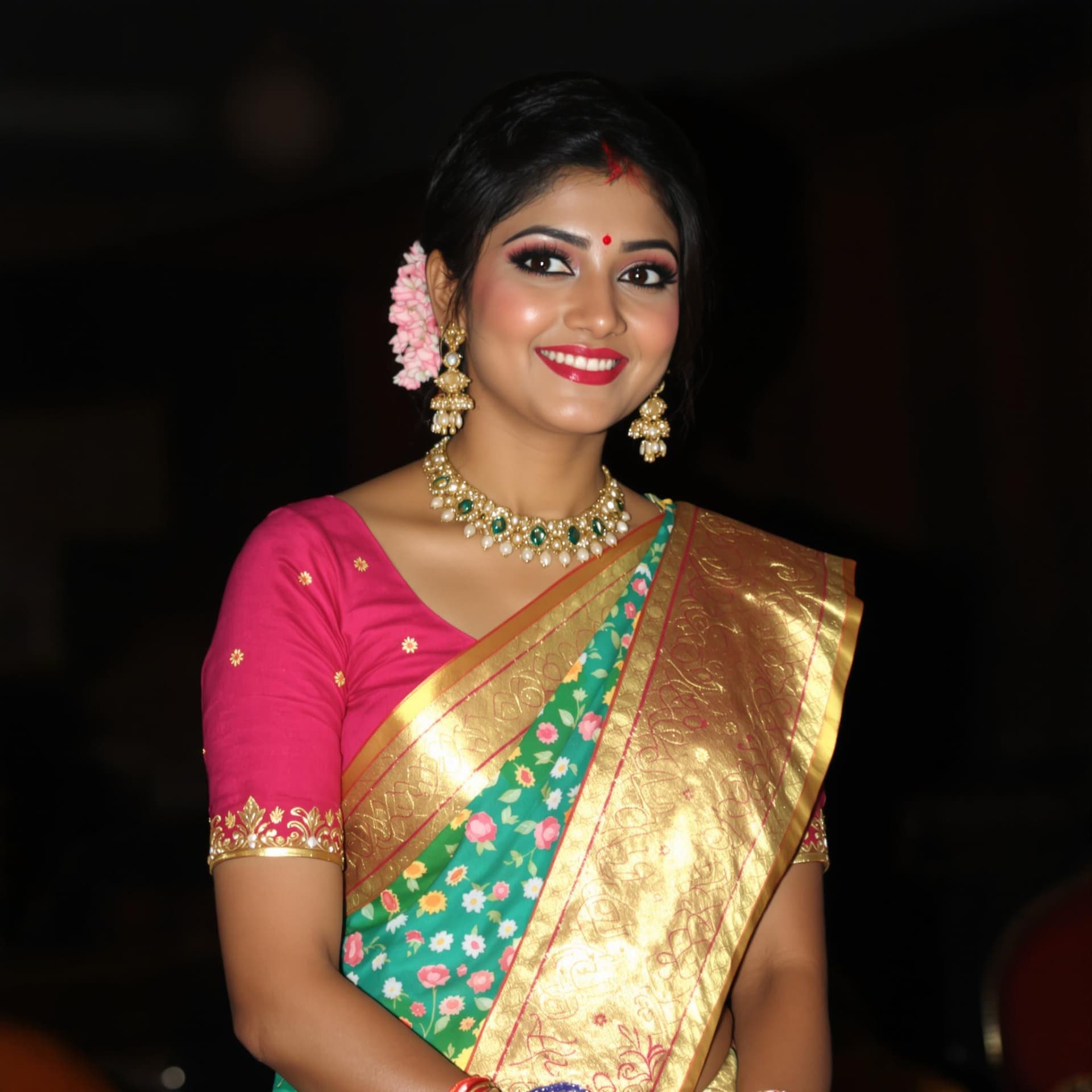 AI generated: Generate an Image of Indian Celebrity Pooja Hegde in a saree