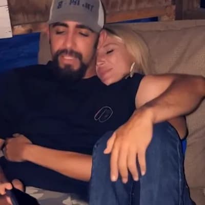 AI generated video: 1boy, nsfw, 1girl, fellatio, oral, licking_penis, large_penis, masterpiece, solo_focus, long pink ha...