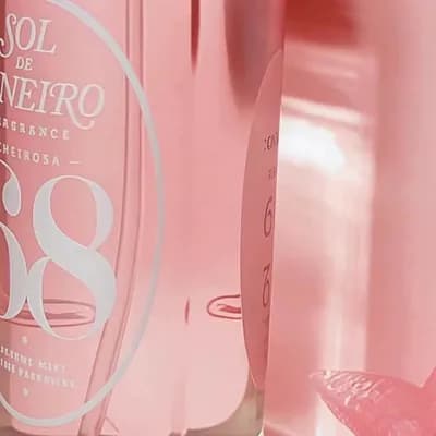 AI generated video: fais un video coleor pink ambience clean girl
il faut rajouter comme la photo et tout le decoration ...