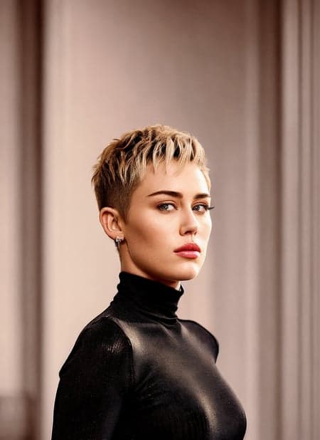 Miley Cyrus - Image 3