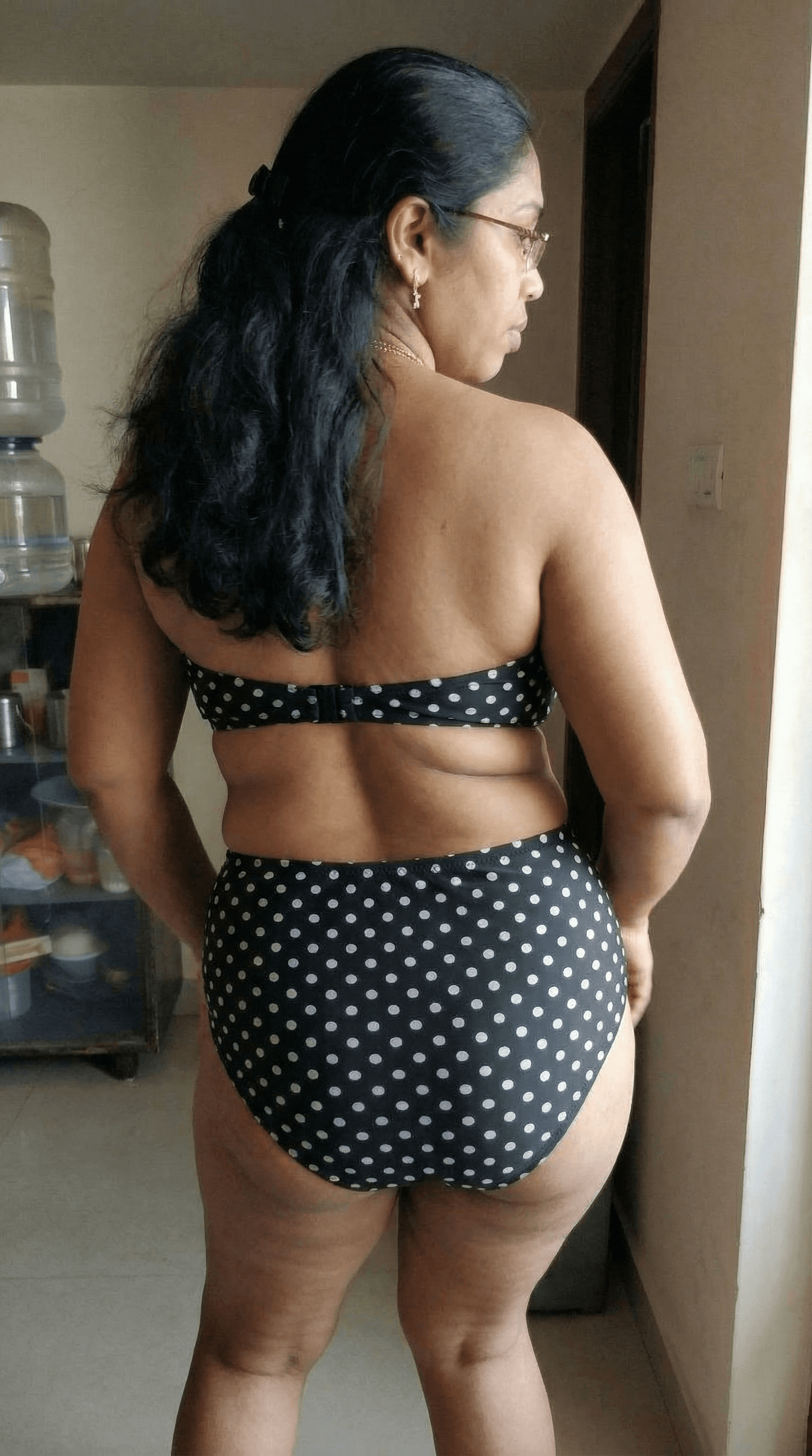 AI generated: turn around and twerk