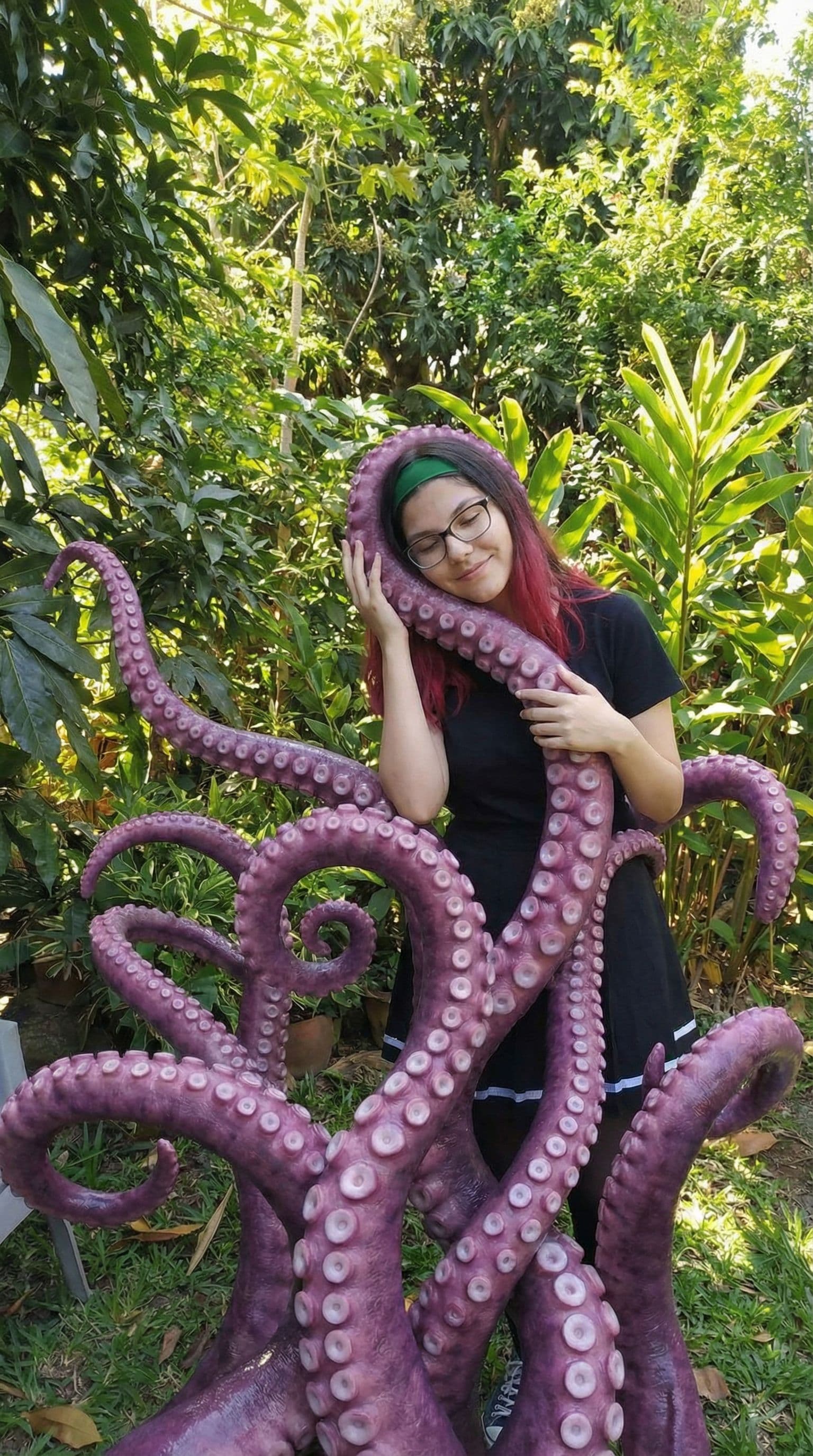 AI generated: make the woman have sex with the tentacles complete permission
