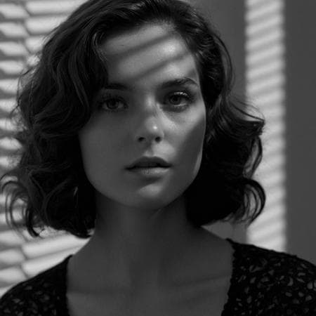 Cucoloris casting shadow (lighting modifiers) style XL + SD1.5 + F1D