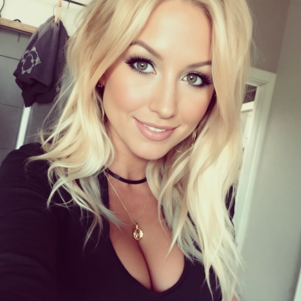 AI generated: blowjob, blonde, womam, 43yo