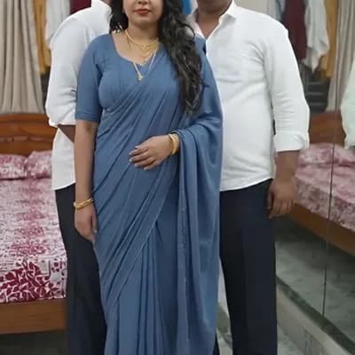 AI generated video: Cheleti ke ei vedio te meyetir Sathe add kore dao pasha pashi 