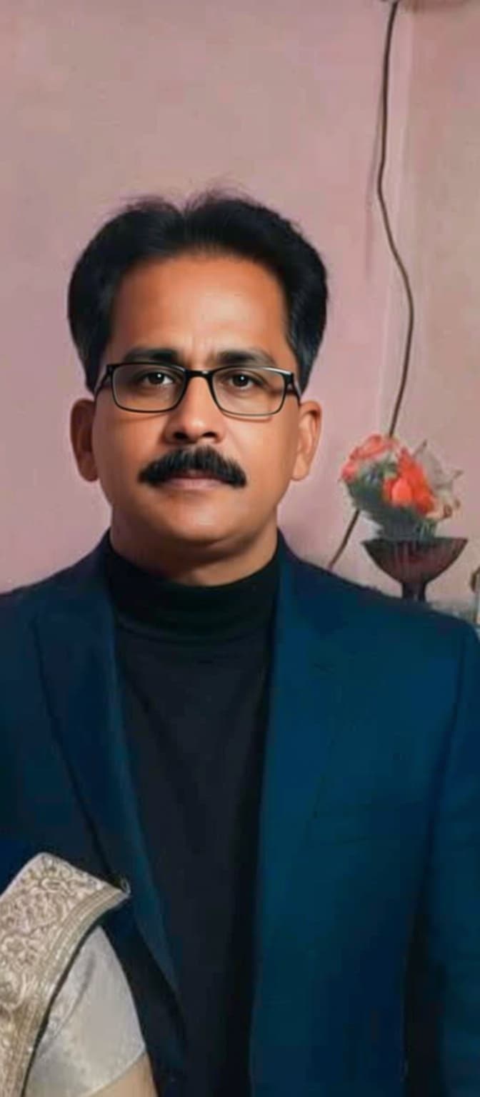 Hero prompt: एक शानदार AI-एन्हांस्ड पोर्ट्रेट: दिए गए व्यक्ति क...