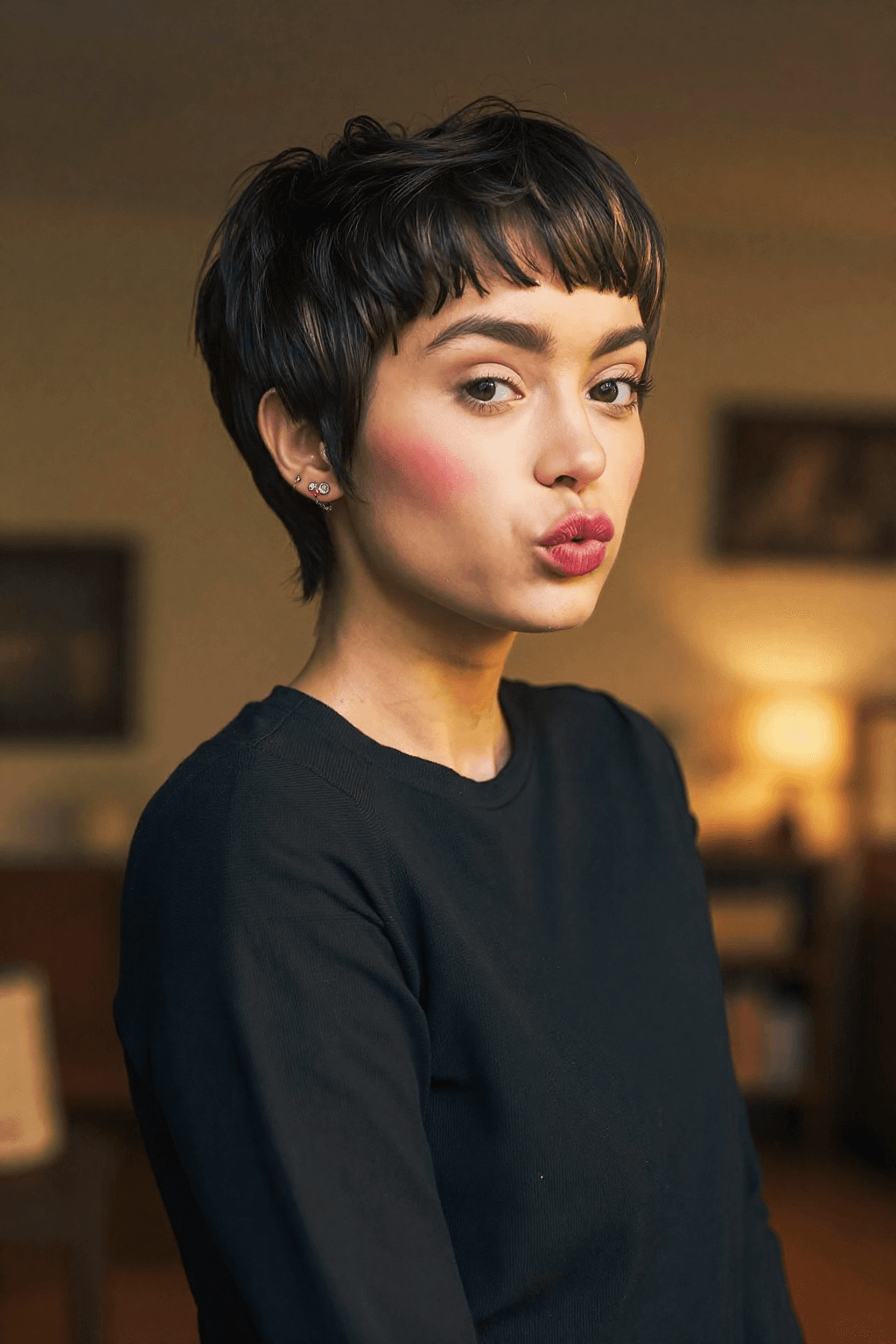 Short Pixie Layered Hairstyle - Image 2