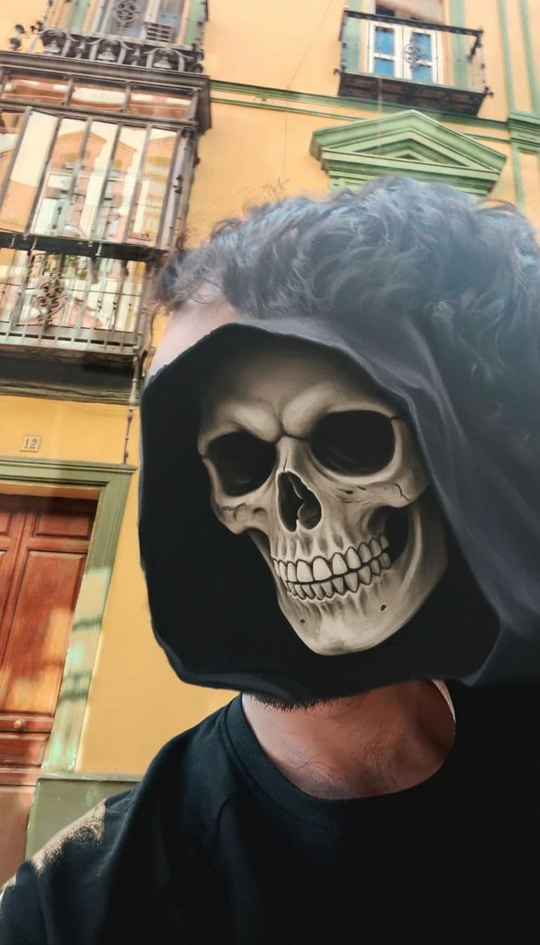 AI generated:  Quiero que me cojas las dos imágenes de referencia y me las mezcles. Me gusta la imagen en la que a...