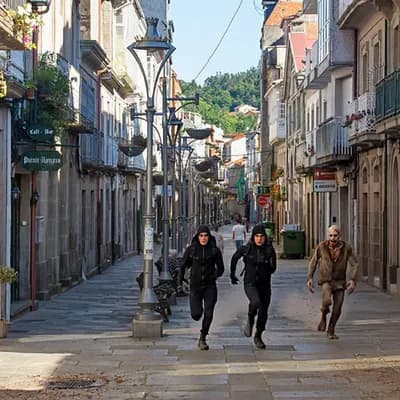 AI generated video: en esta calle quiero que deteriores todo como si hubiesen pasado varios años despues de una invasion...