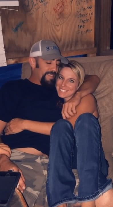 AI generated video: kissing