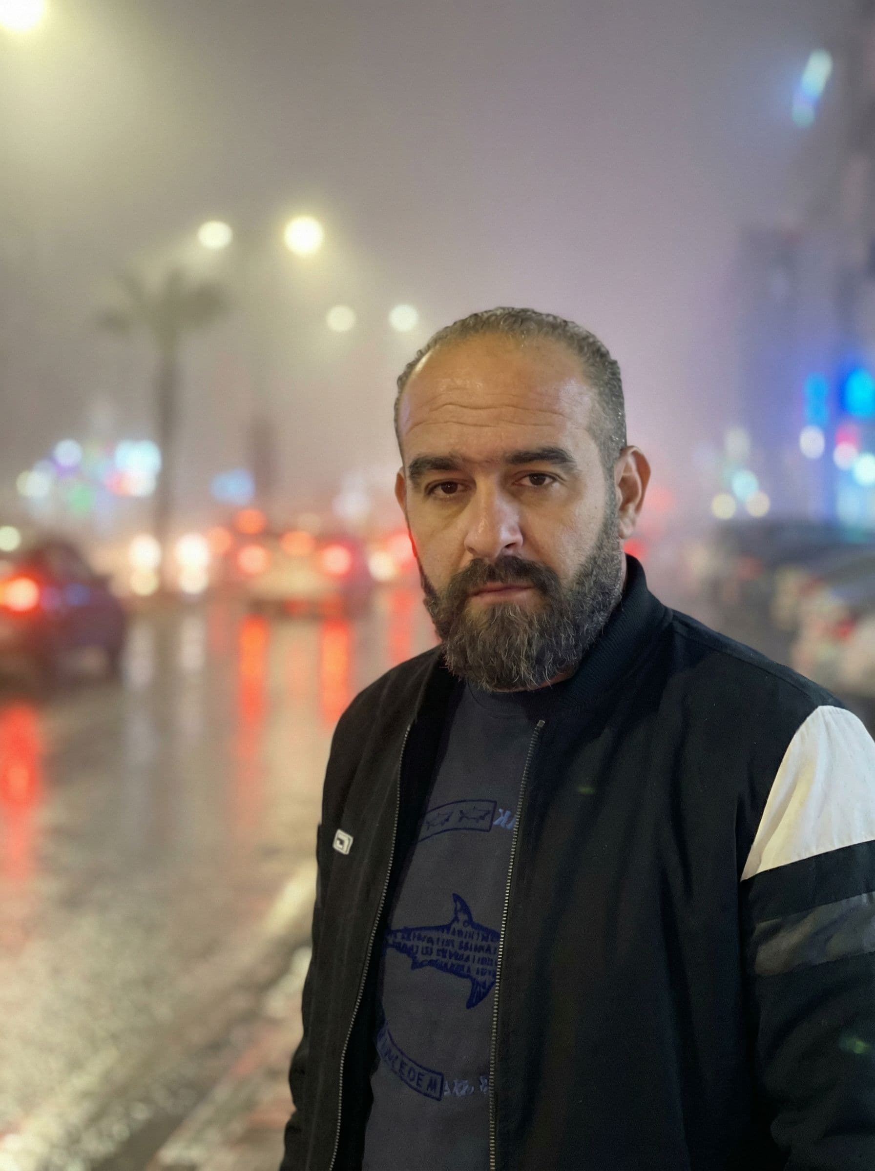 AI generated: urban background with blurred city lights and fog,