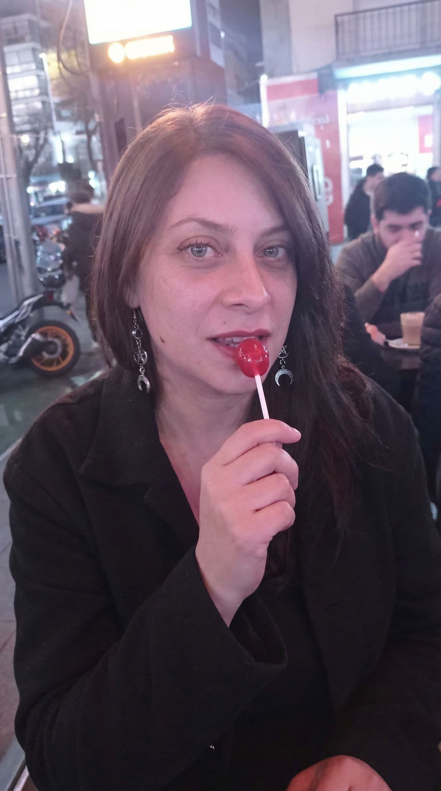 AI generated: woman sucking a cock 