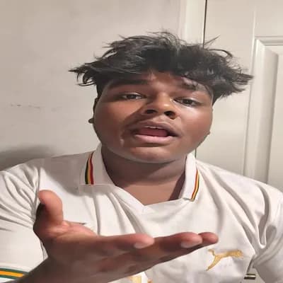 AI generated video: Tum kapda change kar dena Mera Thoda achcha static kapda rakhna Jo baggi kapda Ho baggi Pan aur ek a...