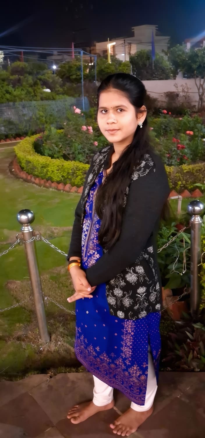 AI generated: एक शानदार AI-एन्हांस्ड पोर्ट्रेट: दिए गए व्यक्ति की उसी फोटो को आधार बनाकर प्रोफेशनल फोटोग्राफी लुक ...