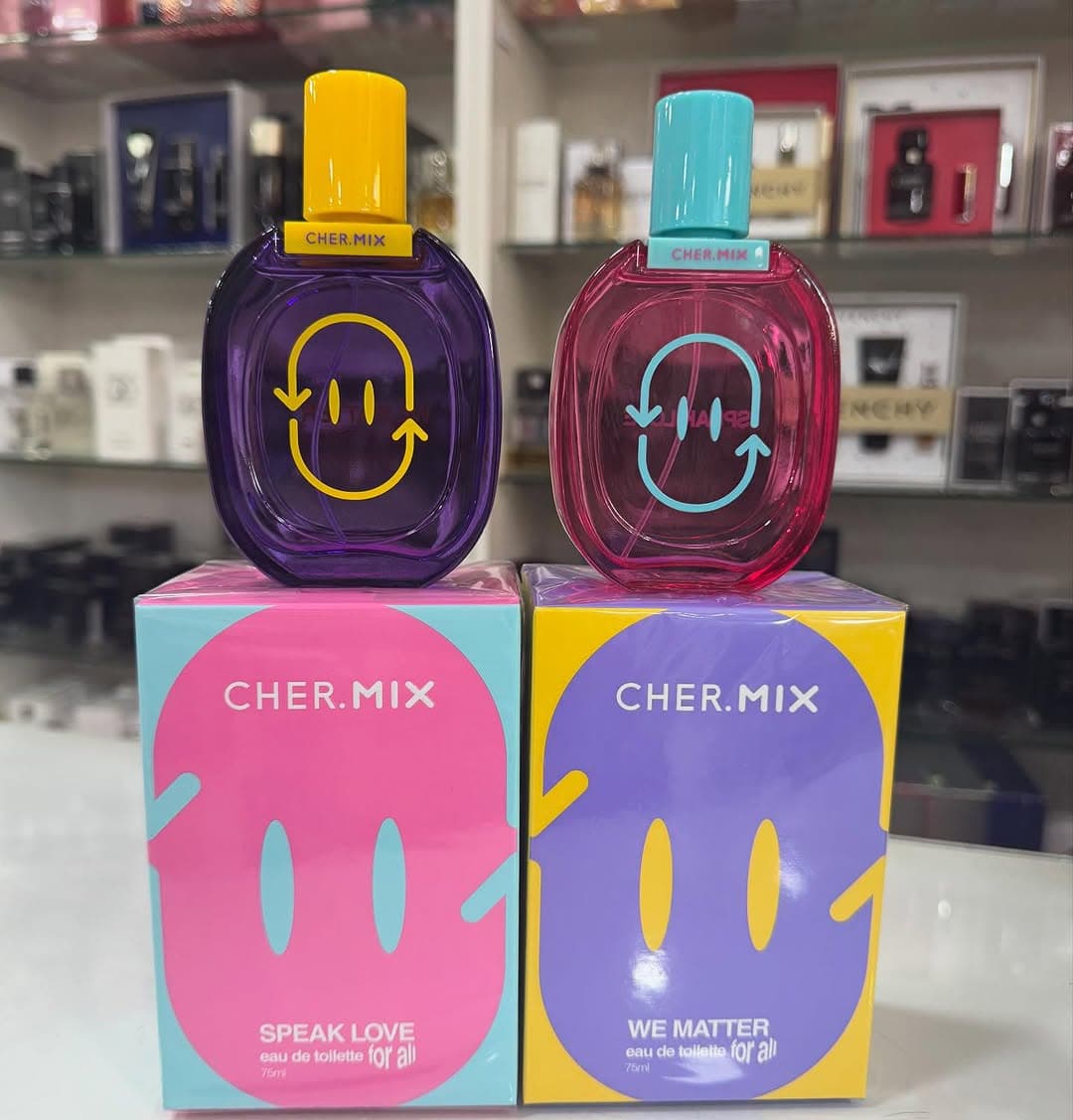 AI generated: camiones de logistica distribuyendo estos perfumes