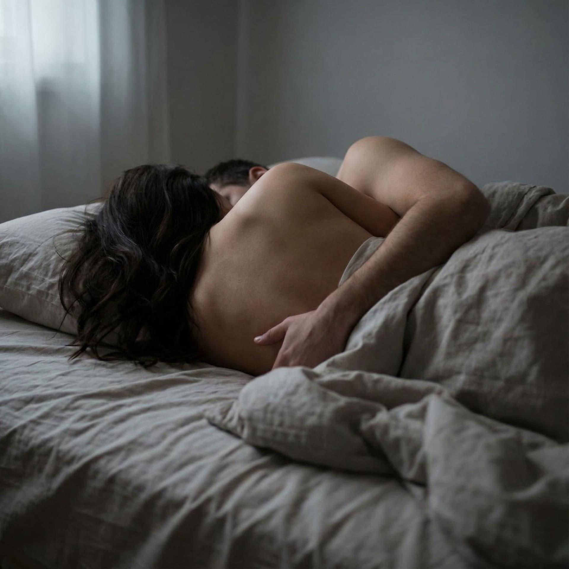 AI generated: una mujer desnuda siendo penetrada 