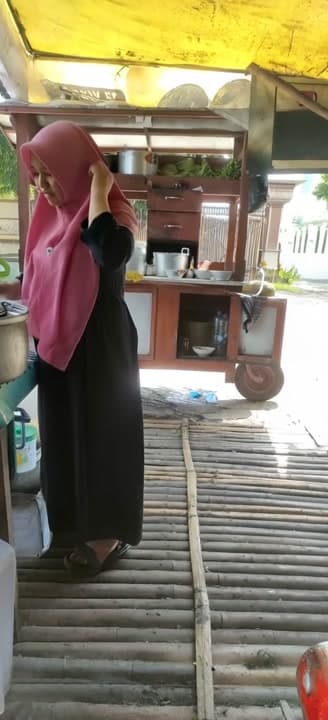 AI generated video: She's wearing a bikini