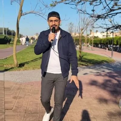 AI generated video: يغني على ميكروفون