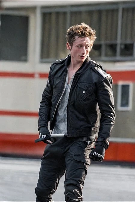 Featured image #1 for Jeremy Allen White Embedding for 2.1
